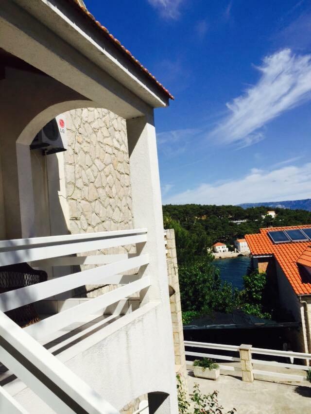 Apartment Seaview Jelsa Racic Εξωτερικό φωτογραφία